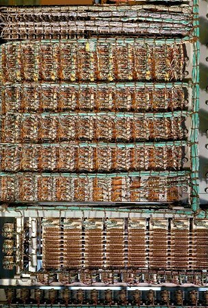 Schaltschrank des VEB Lokomotivbau Elektrotechnische Werke Hans Beimler Hennigsdorf