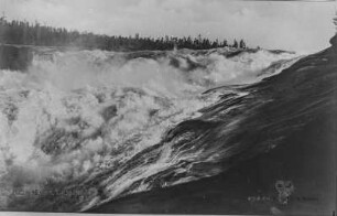 Wasserfall : Blick auf einen Wasserfall