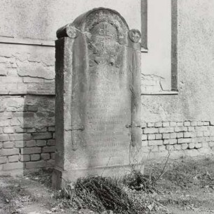 Denkmal für die Gefallenen des 1. Weltkrieges : Denkmal für die Gefallenen des 1. Weltkrieges. Sandstein (nach 1918). Markkleeberg, Rilkestraße