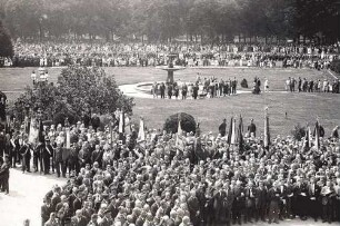 Verfassungstag 1929 (Blick auf Vereine und Publikum)