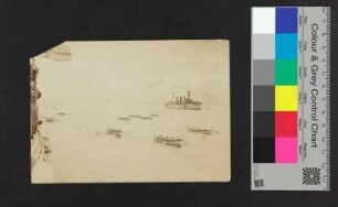 Foto Kriegsschiff, diverse Beiboote mit Mannschaft