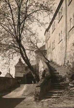 Schloß Klippenstein : Aufgang an der Südseite, Fürstentreppe
