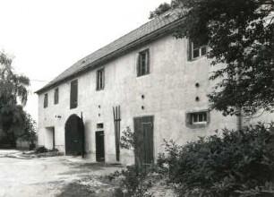 Panschwitz-Kuckau-Säuritz, Dorfstraße 16. Dreiseithof (um 1900). Wohnstallhaus