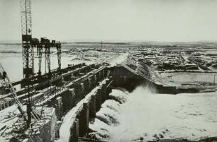 Tadschikistan, Farchad-Staudamm, Syr-Darja, um 1948