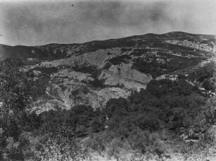 Bergrutsch : Blick auf ein Berghang mit Bergrutsch