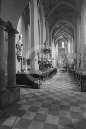 Langhaus der katholischen Pfarrkirche Allerheiligen in Gleiwitz nach O