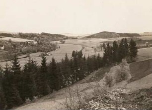 Tal der Großen Striegis. Blick vom Osthang der Höhe 393,1 m östlich Südende Riechberg talauf zum Gleichstein