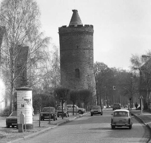 Müncheberg. Küstriner Torturm (wohl 1401/1500). Ansicht von der Feldseite (?)