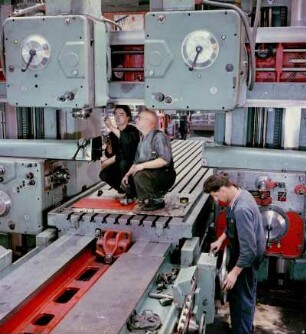 VEB Fritz-Heckert-Werk Karl-Marx-Stadt. Arbeitsplätze im Werkzeugmaschinenbau : Karl-Marx-Stadt. VEB Fritz-Heckert-Werk Karl-Marx-Stadt. Arbeitsplätze im Werkzeugmaschinenbau