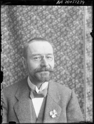 Porträt von Hugo Stief