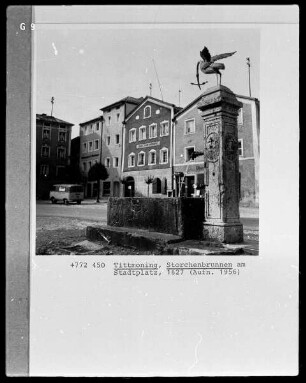 Tittmoning, Storchenbrunnen am Stadtplatz