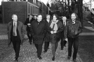 CDU: Wahlkampfveranstaltung zur Landtagswahl: Bildungszentrum: Ahrensböker Straße: Innenhof: CDU-Spitzenkandidat Volker Rühe, Landtagskandidat Rainer Wiegard, CDU-Ortsvorsitzender Adelbert Fritz, Moderatorin Anne Busowietz: Parteikollegen: 1. Februar 2000