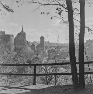 Blick vom Protschenberg auf Burgwasserturm, Michaeliskirche, Alte Wasserkunst und Friedensbrücke