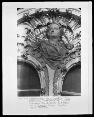 Relief der Allegorie des Erdteils Europa: Frauenbüste