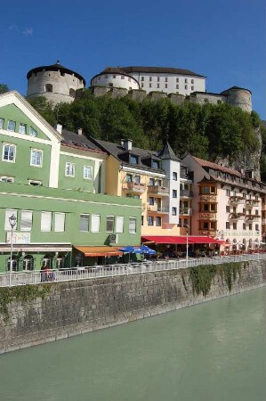 Hotels am Inn-Ufer und Festung Kufstein/Tirol