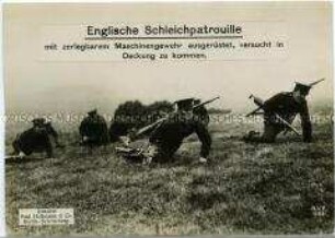 Englische Soldaten mit Maschinengewehren auf dem Rückzug