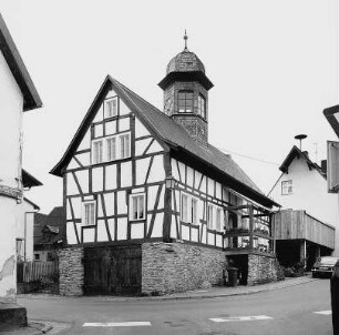Altes Rathaus; Taunusstein, Borner Straße 2, Borner Straße 4