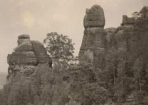 Elbsandsteingebirge. Affensteine. Affenvater und Affenmutter