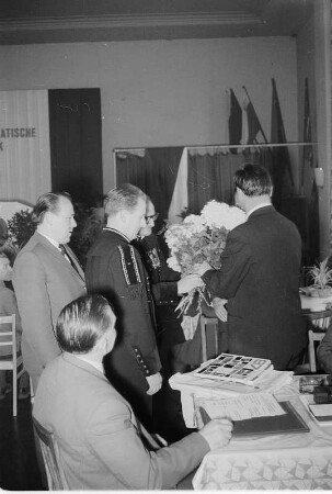 Feierstunde 15 Jahre DDR, Poln. Delegation, Sozial. Brigade Zimmerm., Aktivist Wl. Schmidt