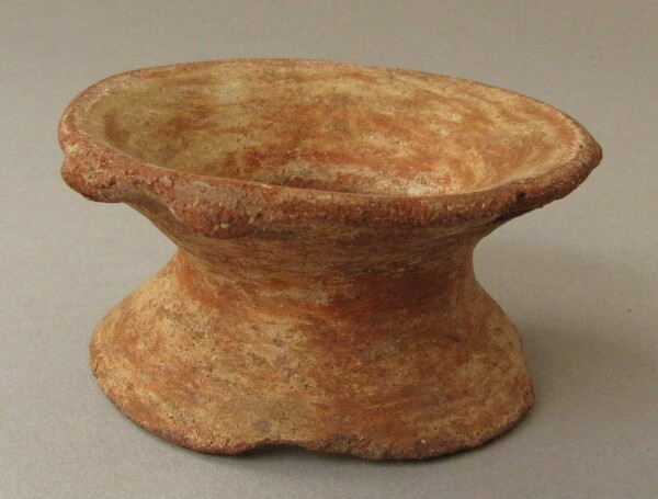 Clay pot stand