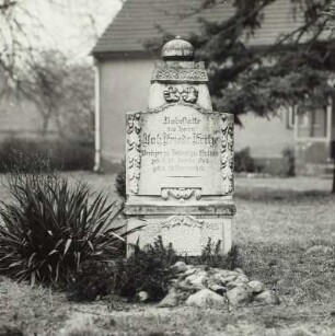 Grabstein für den Prediger Johann Friedrich Fritze