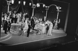 Szenenbilder aus "Stunde des Tanzes", Ballett in der Choreographie von Jean Weidt?. Dramatische Ballett der Volksbühne Berlin, 23.11.1958