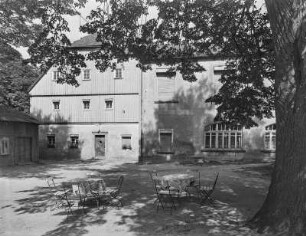 Obercunnersdorf. Blick auf den Hof der Gaststätte "Kretscham"