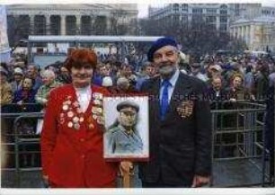 Teilnehmer der kommunistischen Maidemonstration in Moskau
