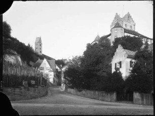 Meersburg Ortsbild, im Hintergrung Neues Schloss