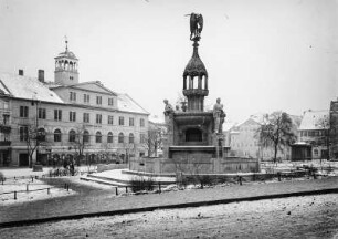 Zeitz, Altmarkt, Finkgräfe-Brunnen von Jukoff und Stadtschule