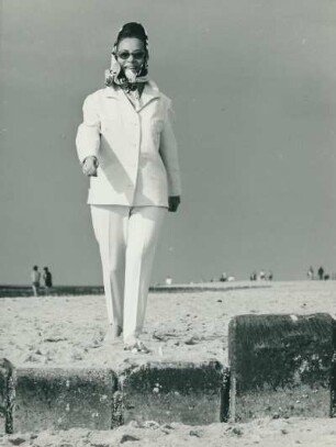 Das Model Helga Heitmann am Strand von Sylt