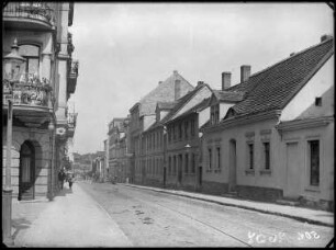 Blick aus der Burgstraße gen Norden, unterhalb des Aufganges zur Felsenstraße. Linke Seite: das Haus mit Balkon ist die Burgstraße 48. Rechte Seite: von unten beginnend Burgstraße 14; Burgstraße 15; Burgstraße 16, Burgstraße17; Burgstraße 18; Burgstraße 19; Burgstraße 20; Burgstraße 21; Burgstraße 22.