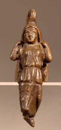 Kleine Statuette der Victoria mit Öse zum Aufhängen