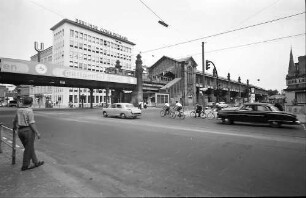 Berlin: Hochbahnhof Bülowstraße