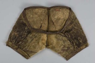 Kurze Frauenhose aus Robbenfell