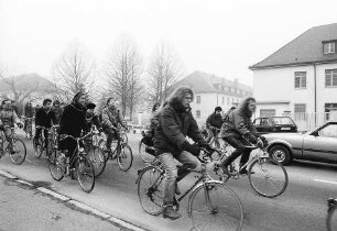 Freiburg im Breisgau: Fahrrad-Demonstration auf dem Weg zur Vauban-Kaserne