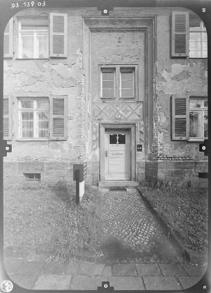 Dresden-Gruna, Lange Zeile 5. Wohnsiedlung Bauverein "Gartenheim" (um 1926/1927; P. Beck, M. Oertel). Wohnhaus. Straßenfront (Teilansicht)