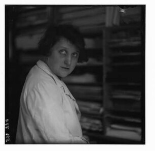 Die Fotografin Ursula Richter in ihrem Atelier auf der Winckelmannstraße 29 in Dresden