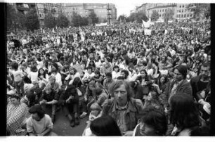 Kleinbildnegative: Haig-Demonstration, Winterfeldtplatz, 1981