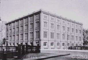 Berlin, ehemalige Bauakademie von Schinkel, Außenansicht.