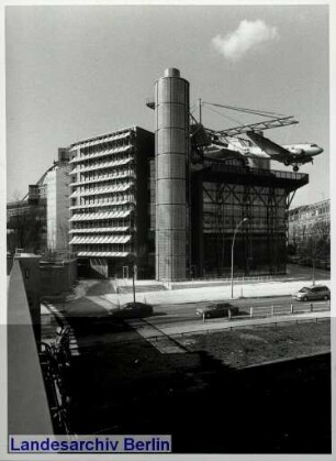Deutsches Technikmuseum Berlin; im Vordergrund: Tempelhofer Ufer; Trebbiner Straße 9 (Kreuzberg)