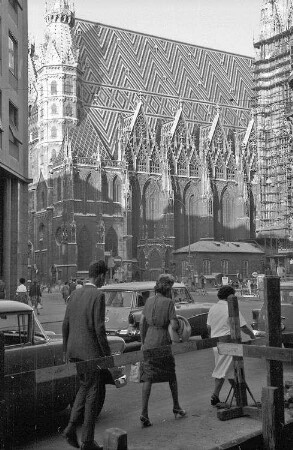 Wien: Stephansdom, Außenansicht vom Graben