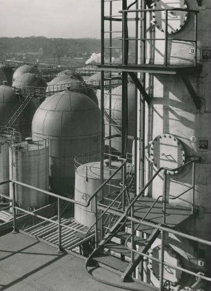 "Shell" (aus der Serie "Hamburg als Industrieplatz")