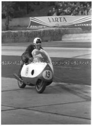 Training zum Internationalen AVUS-Rennen - Guigi Taveri, Italien