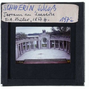 Schwerin, Schloss, Orangerie : Arkadengang zum Wasser