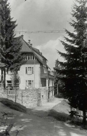 Bärenburg-Oberbärenburg. FDGB-Ferienheim "Neues Leben". Rückseite mit Gästegarten