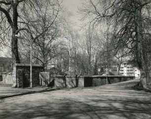 Wermsdorf. Jagdschloss Hubertusburg. Zufahrt zum Neubauwohnblock der Klinik