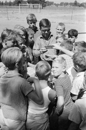 Ferienlager des Badischen Sportbunds für Buben auf dem Gelände der Turnerschaft Durlach in der Unteren Hub.