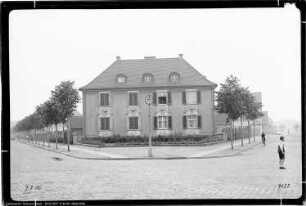 Rössen, Siedlung, Eckhaus Pfalzstraße - Bayernstraße