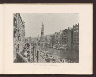 Fleet bei der Reimersbrücke mit Katharinenkirche